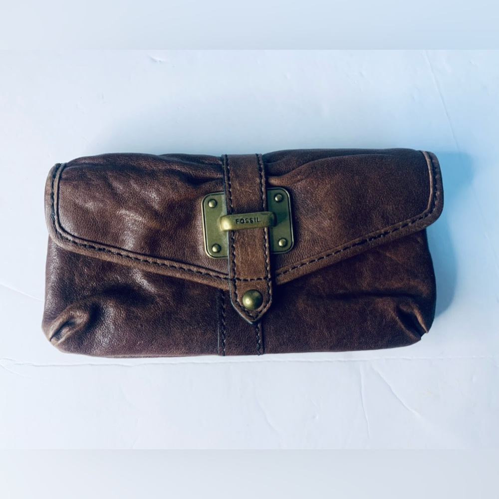 Leather brown fossil wallet